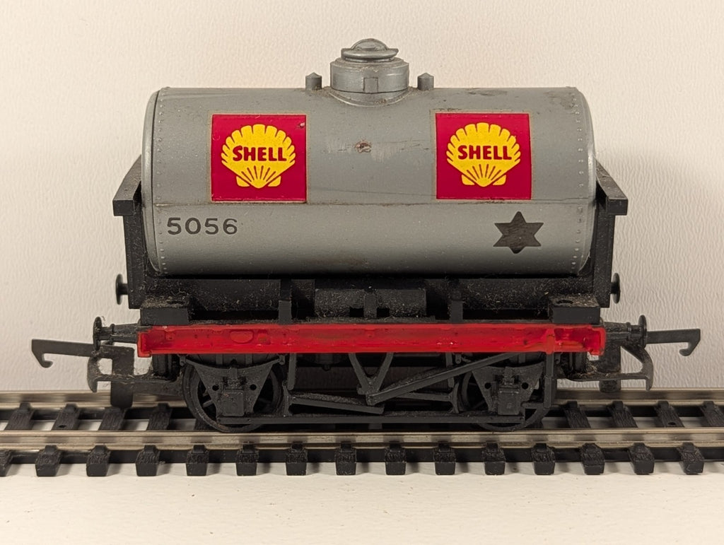 Tri-ang Hornby R.12 Shell Tank Wagon No. 5056 – OO Gauge