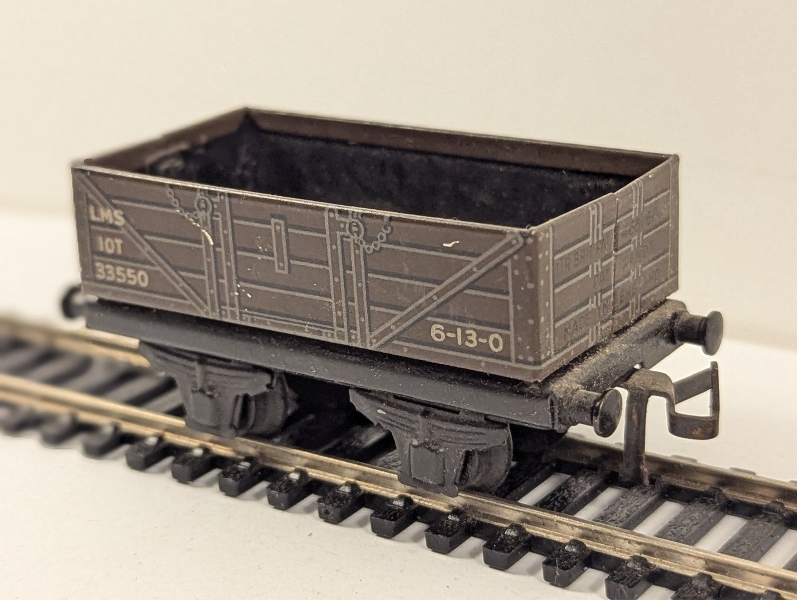 Trix OO Gauge LMS 5 Plank Open Mineral Wagon