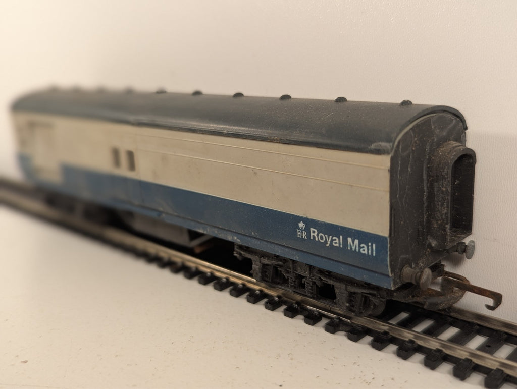 Tri-ang Hornby R402 OO Gauge Royal Mail Coach