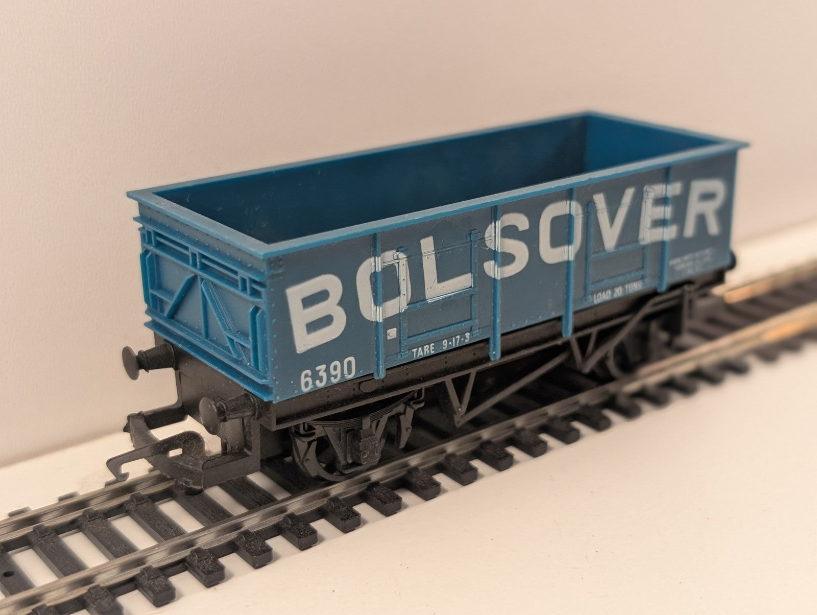Hornby R136 Bolsover 7-Plank Mineral Wagon – No. 6390 – OO Gauge