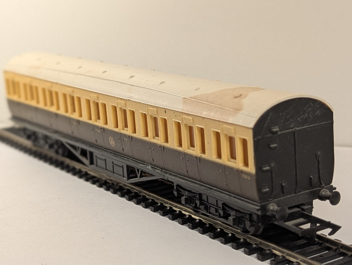 Graham Farish GWR Suburban Brake Coach OO Gauge Needs Clean
