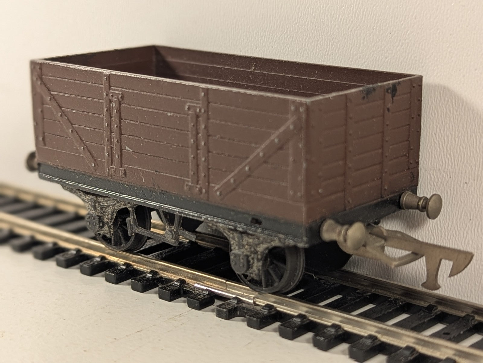 Graham Farish 5 Plank Wagon BR Brown