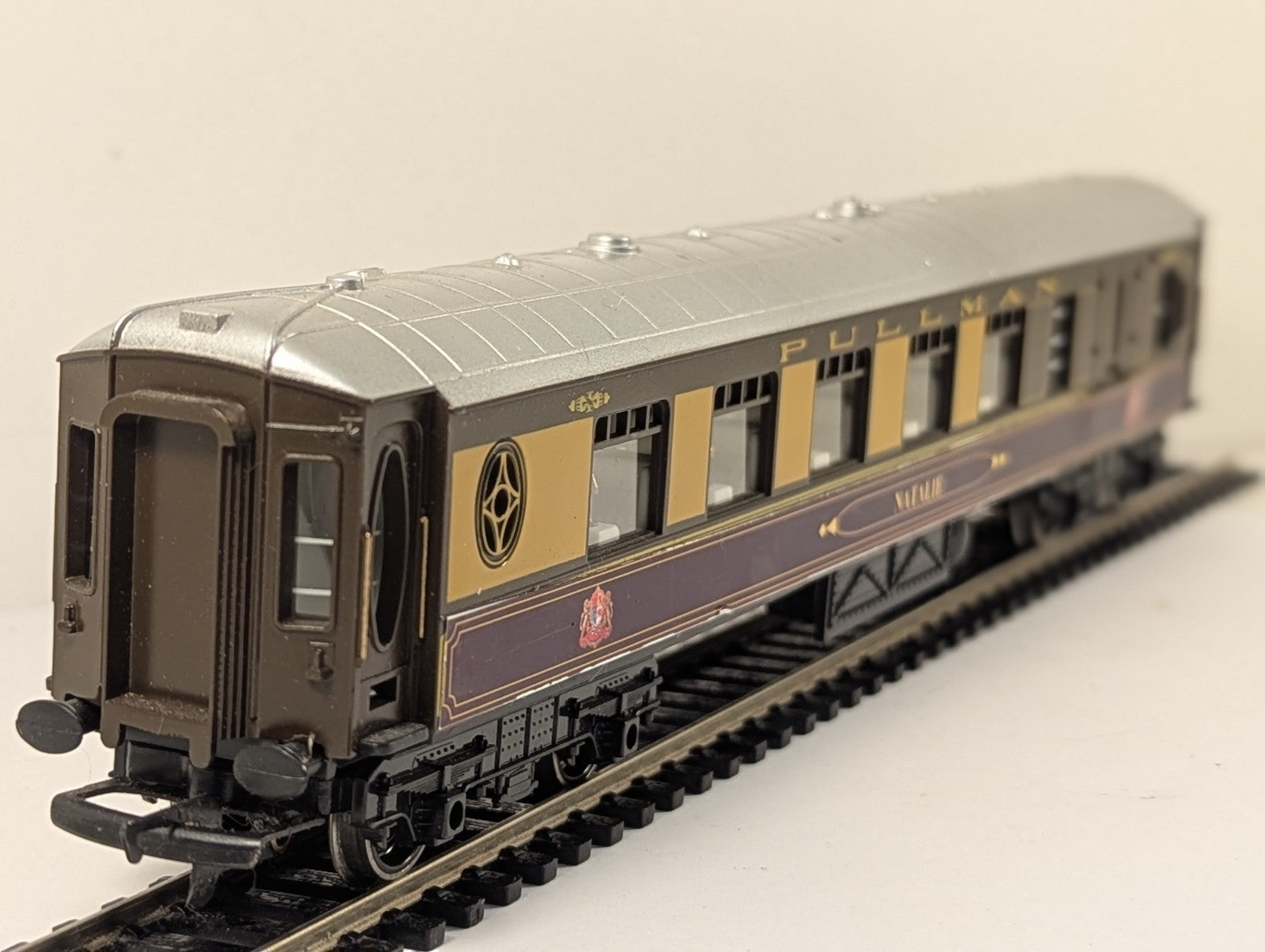 Hornby OO Gauge Pullman Brake Coach Natalie