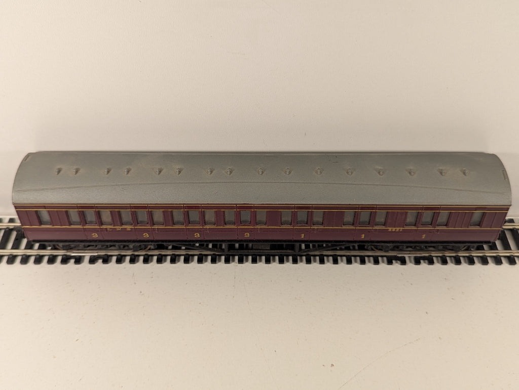 Mainline Railways OO Gauge LMS 57ft Composite Corridor Coach