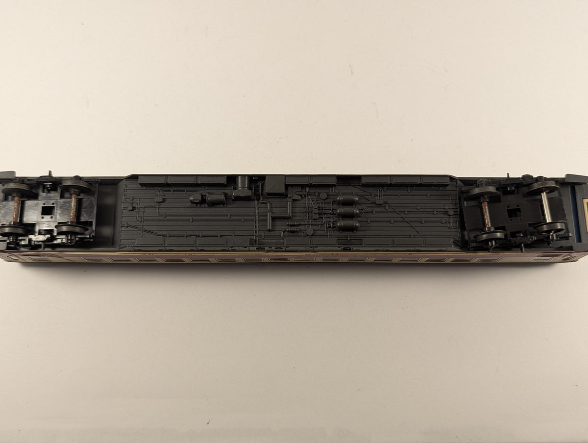 Fleischmann HO Gauge DB TEE 1st Class Open Coach AP4üm-61 Passenger Coach