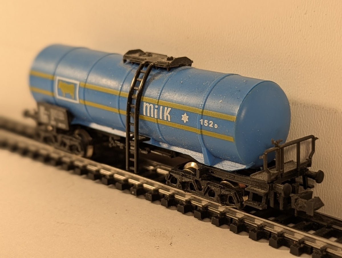 Lima N Gauge Bogie Milk Tank Wagon 152 D Blue / Milk
