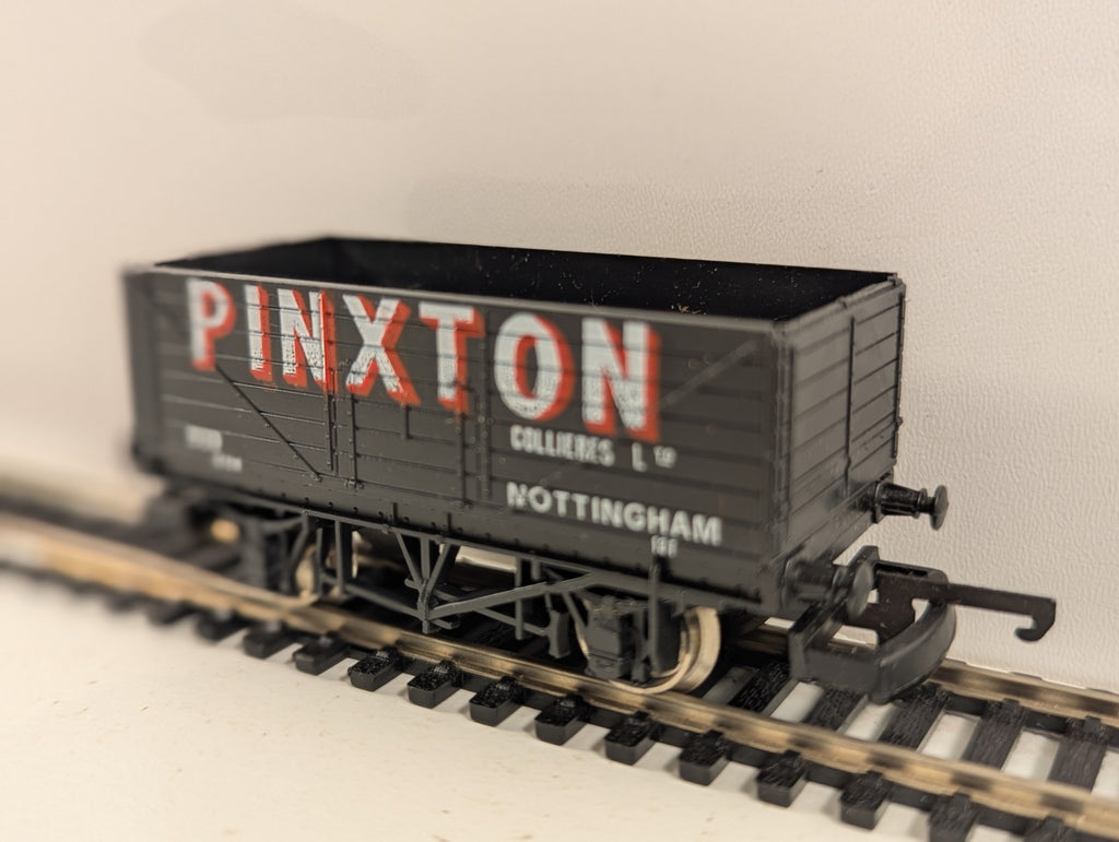 Lima OO Gauge 7 Plank Wagon Pinxton Livery