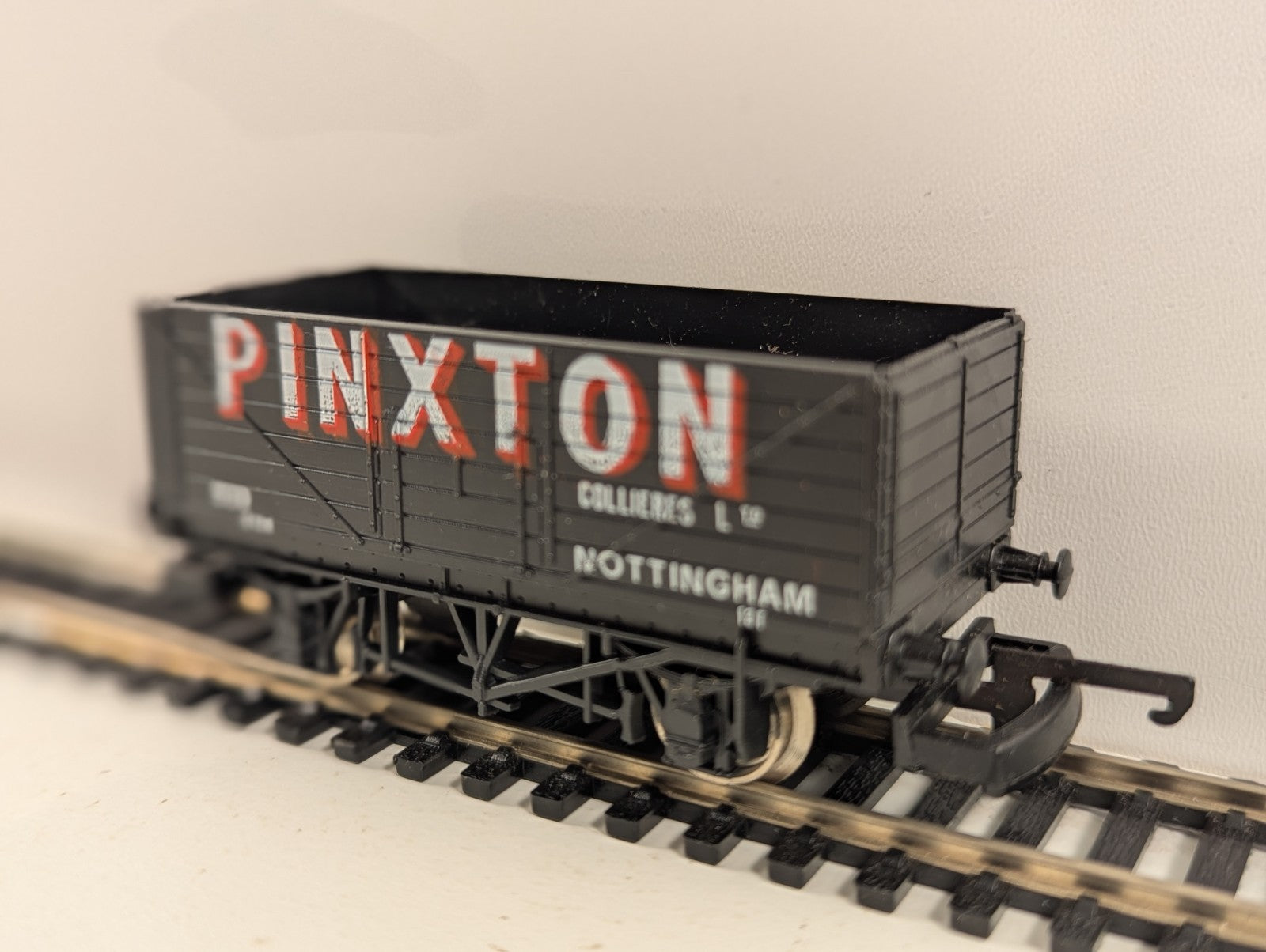 Lima OO Gauge 7 Plank Wagon Pinxton Livery