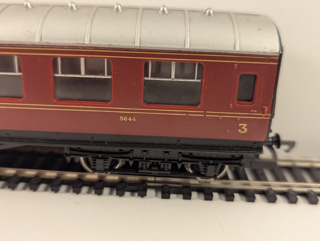 Hornby R475 OO LMS Brake 3rd Coach 5644 Maroon