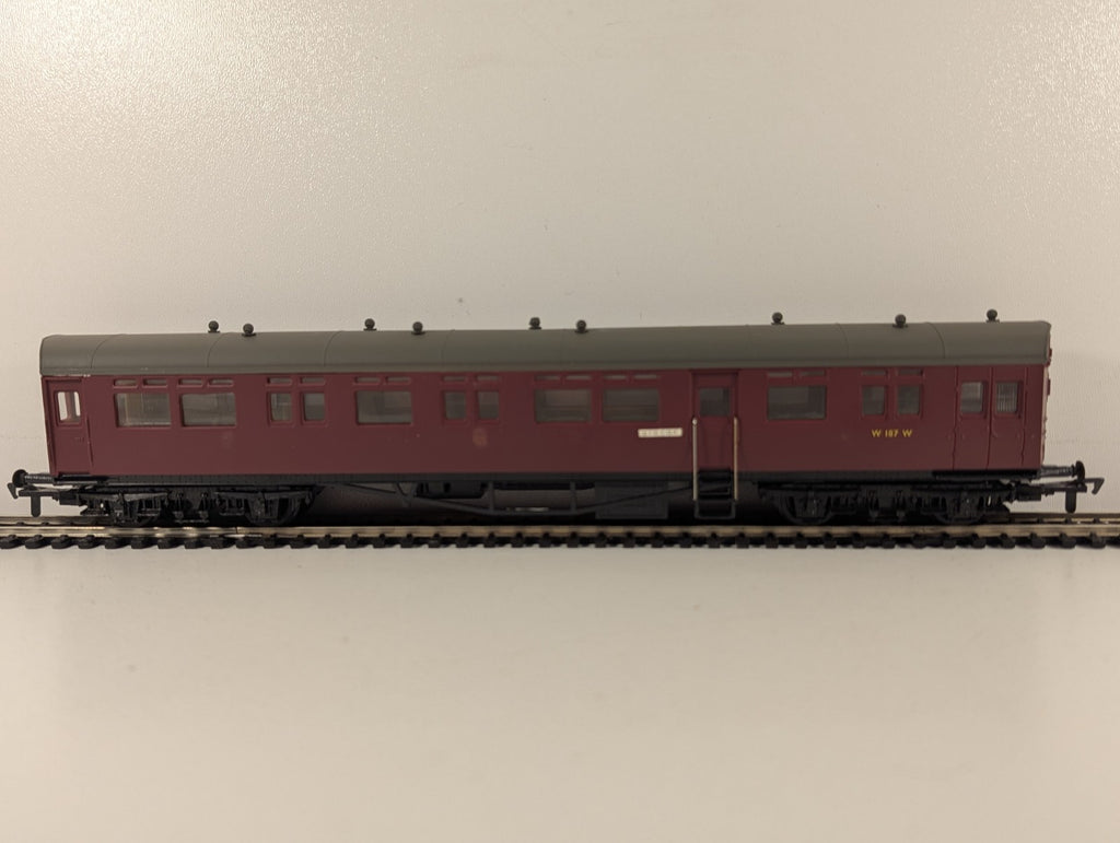 Airfix 54256-8 GWR Auto Coach BR Maroon OO Gauge Boxed - Missing Buffer Head
