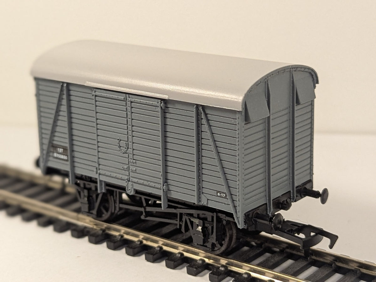 Dapol 4F-021-104 OO Gauge Box Van