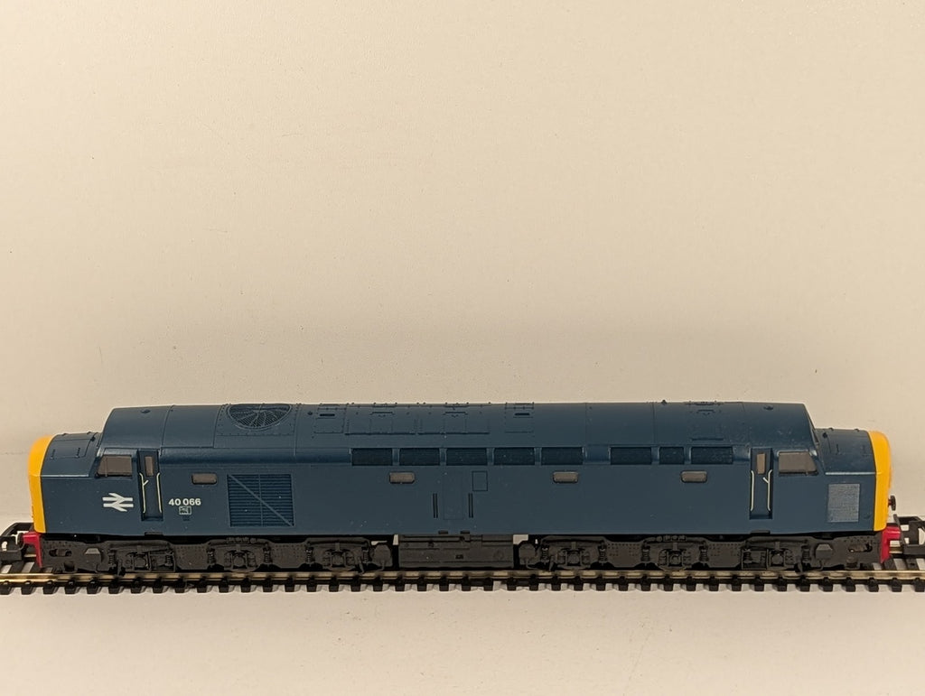 Lima OO Gauge Class 40 Locomotive 40 066 BR Blue