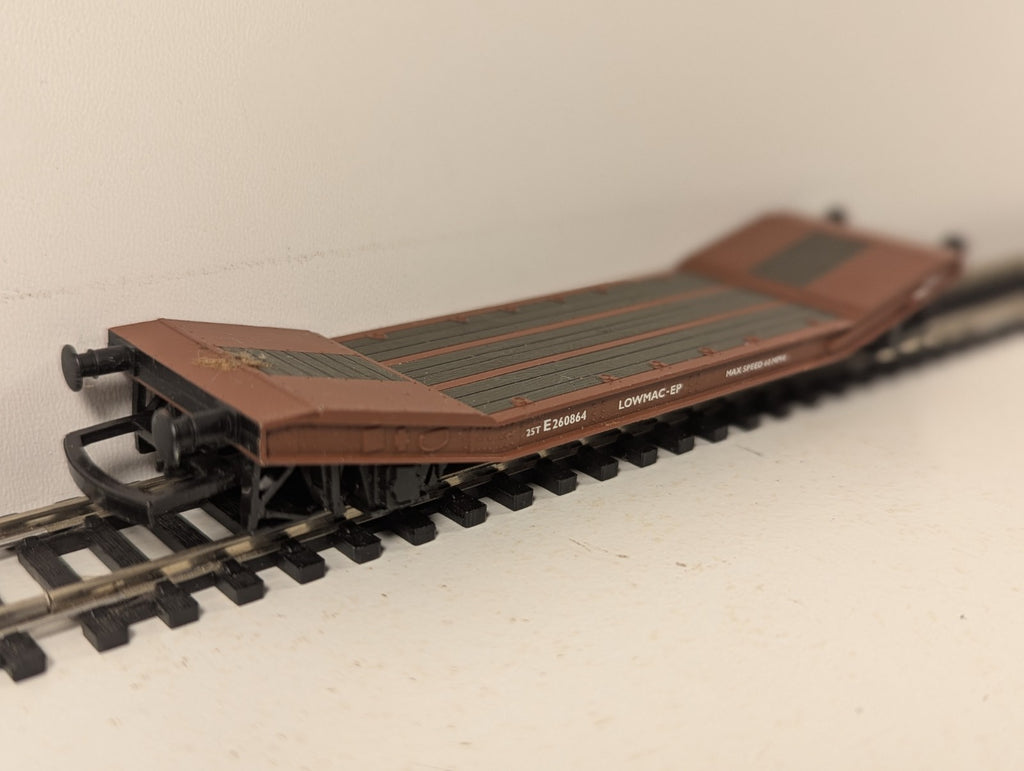 Hornby OO Gauge 25T Lowmac Machinery Wagon Goods Wagon E260864 BR Brown