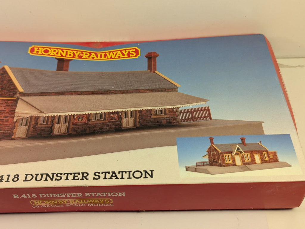 Hornby R418 Dunster Station Construction Kit