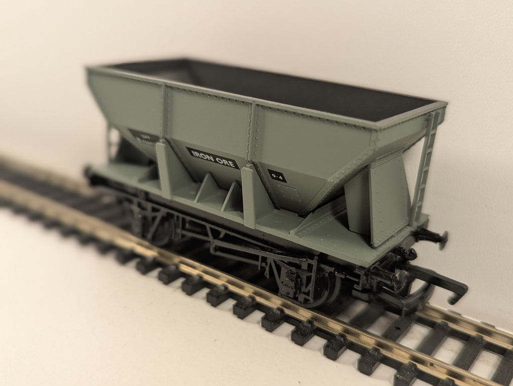 Replica Railways OO Gauge 24T Iron Ore Hopper B436872 boxed