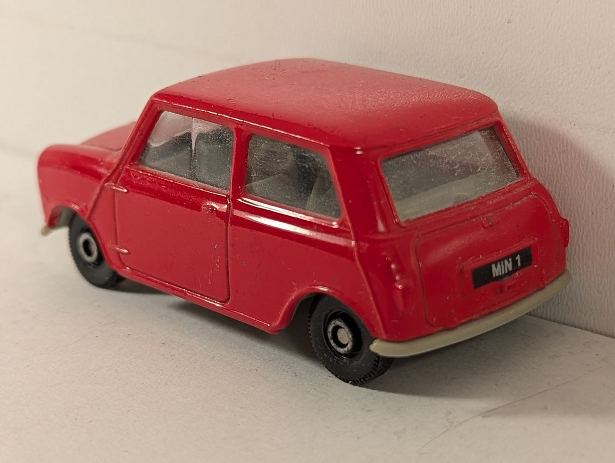 Corgi 1:64 Morris Mini Minor Die-cast Model Vehicle MIN 1 Red