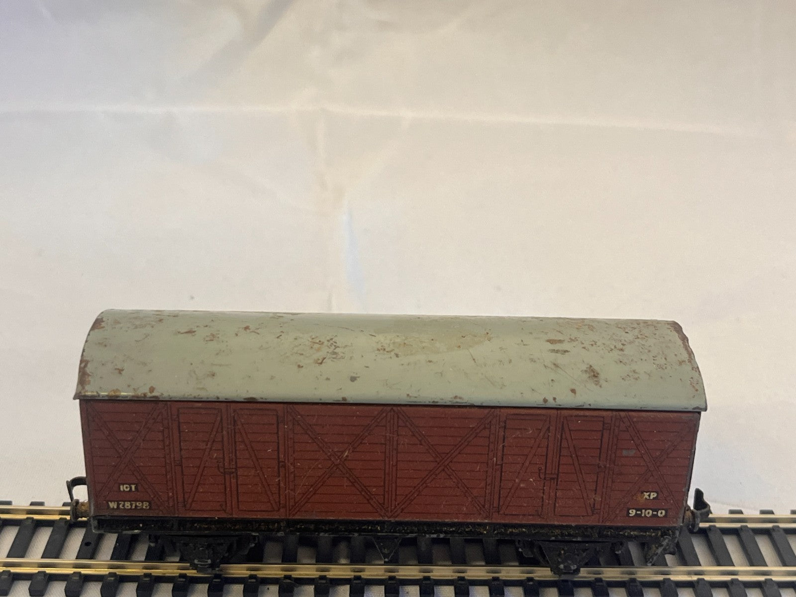 Hornby Dublo OO Gauge BR Ventilated Van W28798
