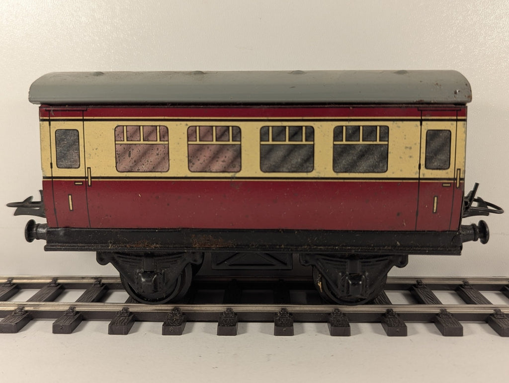 Hornby O Gauge No. 51 Coach 1st Class Passenger Coach BR Carmine & Cream