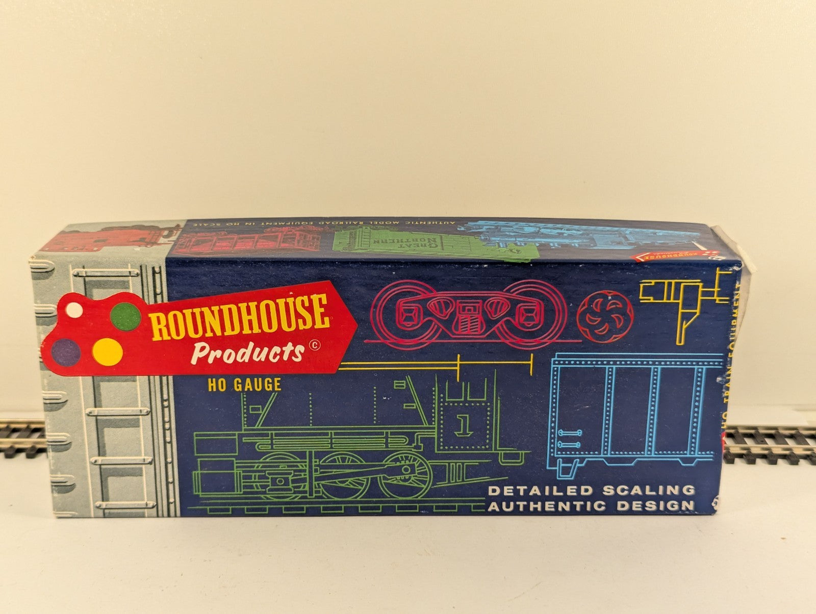 Roundhouse Products HO Gauge Southern Pacific Grey Covered Hopper Boxed