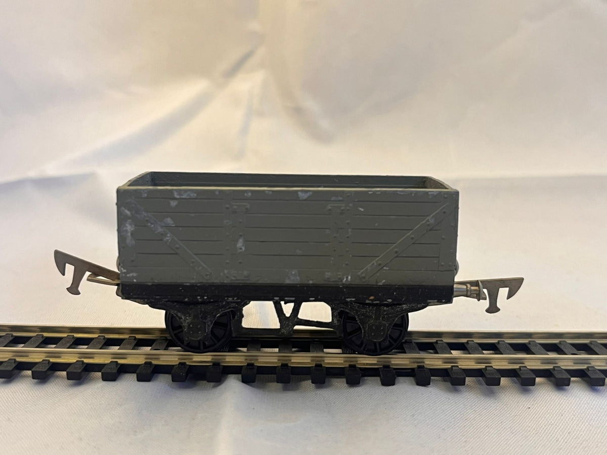 Tri-ang R577A 7-Plank Open Wagon Grey