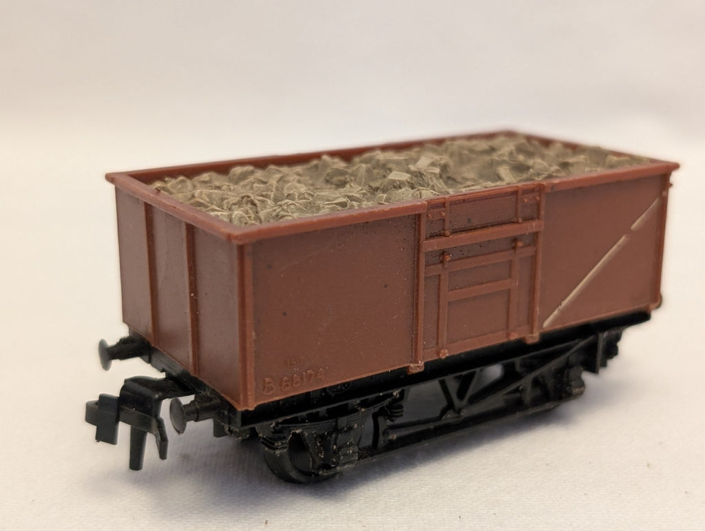 Trix OO Gauge 16-Ton Mineral Wagon Goods Wagon B68174 BR Bauxite