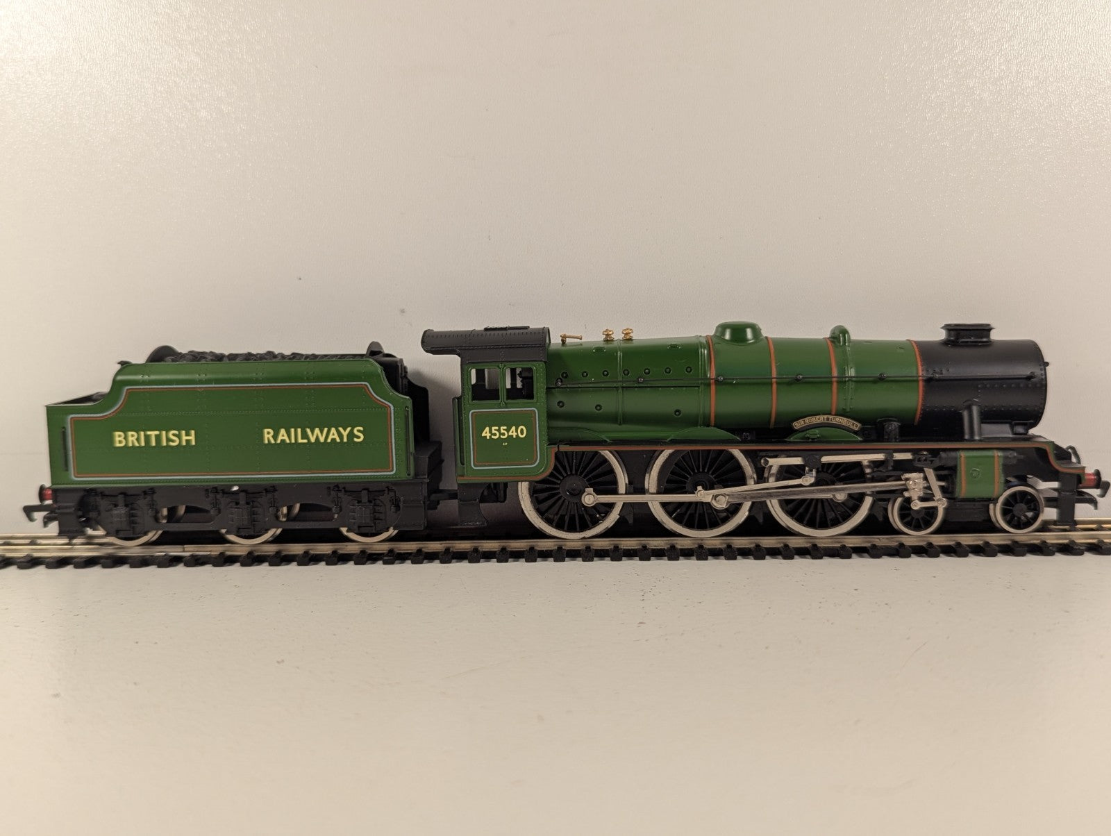Mainline 37-075 Rebuilt Patriot Class 4-6-0 "Sir Robert Turnbull" BR Apple Green