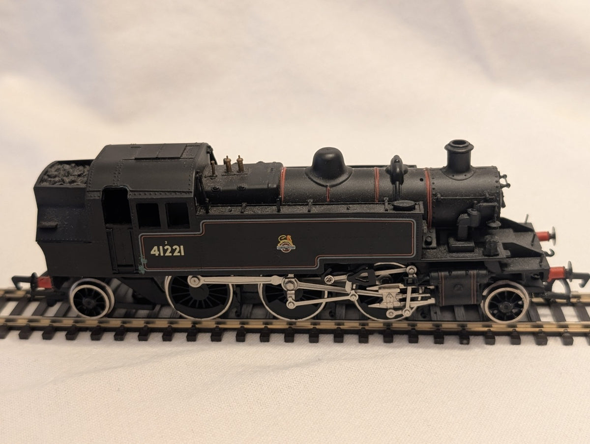Bachmann 31-450 OO Gauge Ivatt 2-6-2 Tank No.41221 – BR Lined Black