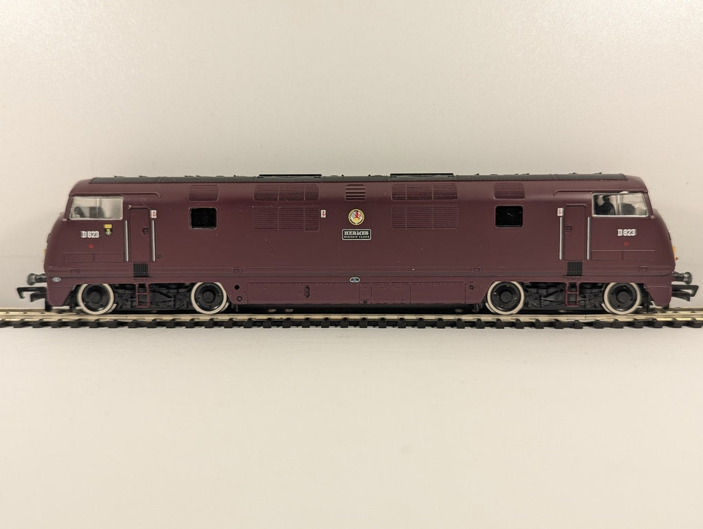 Mainline OO Gauge Class 42 Warship Class Hermes Diesel Locomotive D823 BR Maroon