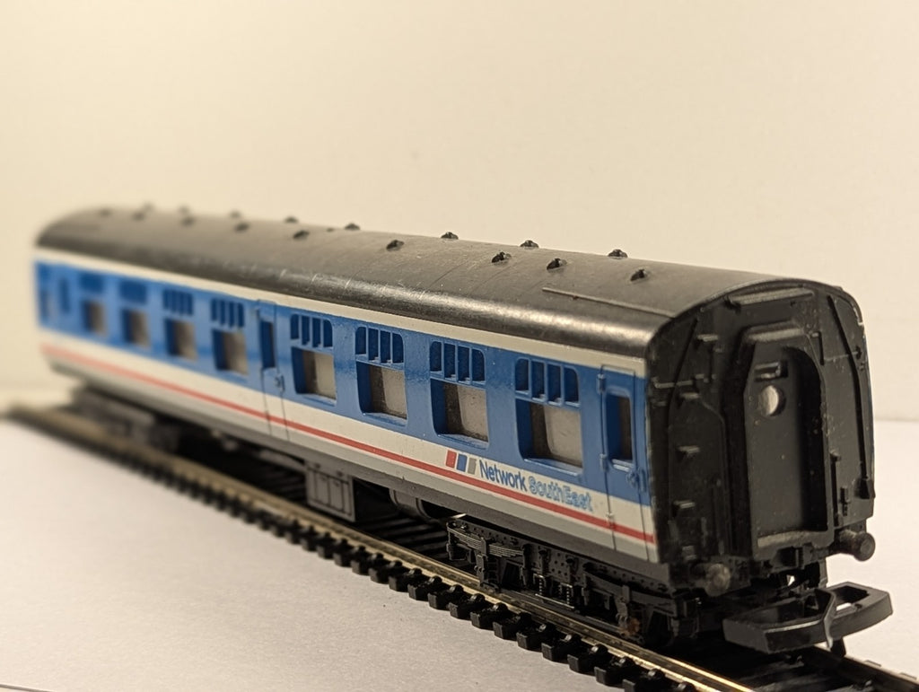 Lima OO Gauge BR Mk1 Corridor Coach Passenger Coach 18711 Network South East