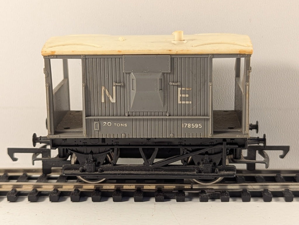 Hornby Railways R215 OO Gauge North Eastern Brake Van - Boxed