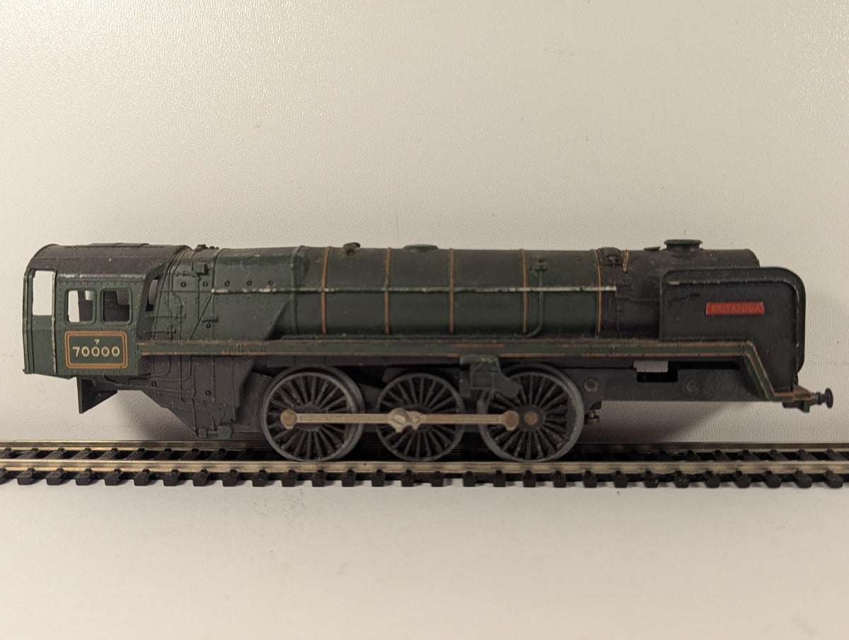 Tri-ang OO Gauge BR Class 7MT Britannia Steam Locomotive 70000 BR Green R259