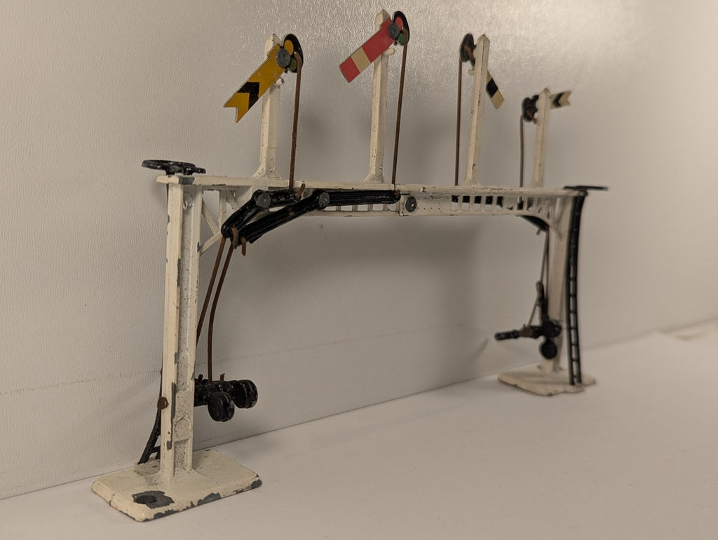 Crescent Toys O Gauge 4-Arm Signal Gantry Lineside Accessory White