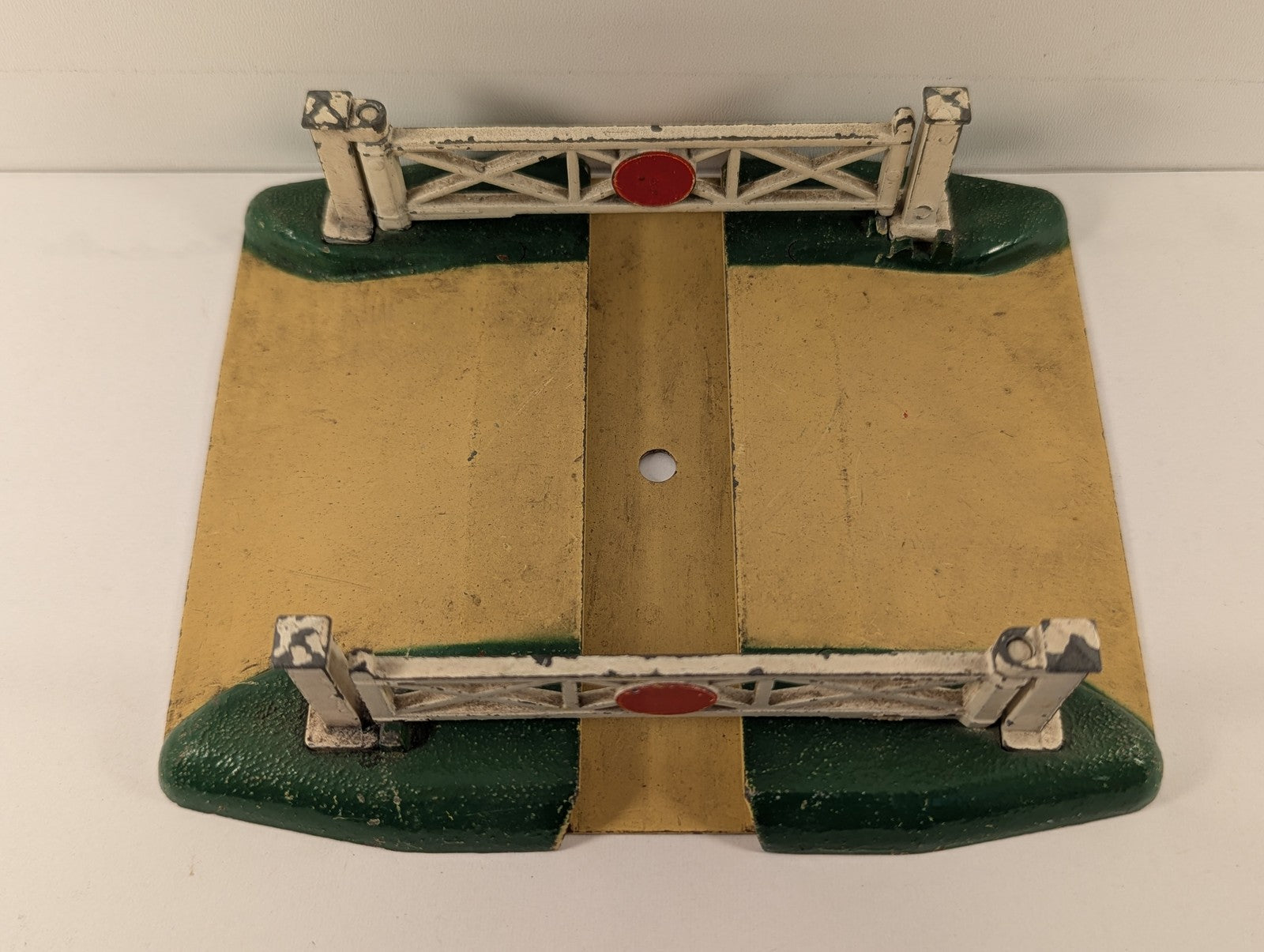 Hornby Dublo OO Gauge D1 Level Crossing