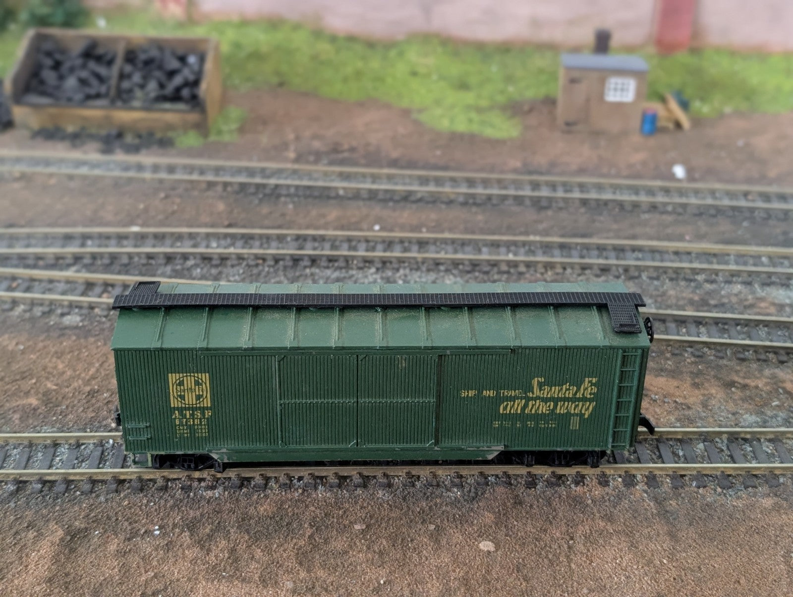 HO Scale AHM 5298 Double Door Box Car Santa Fe All The Way ATSF 67382 Green