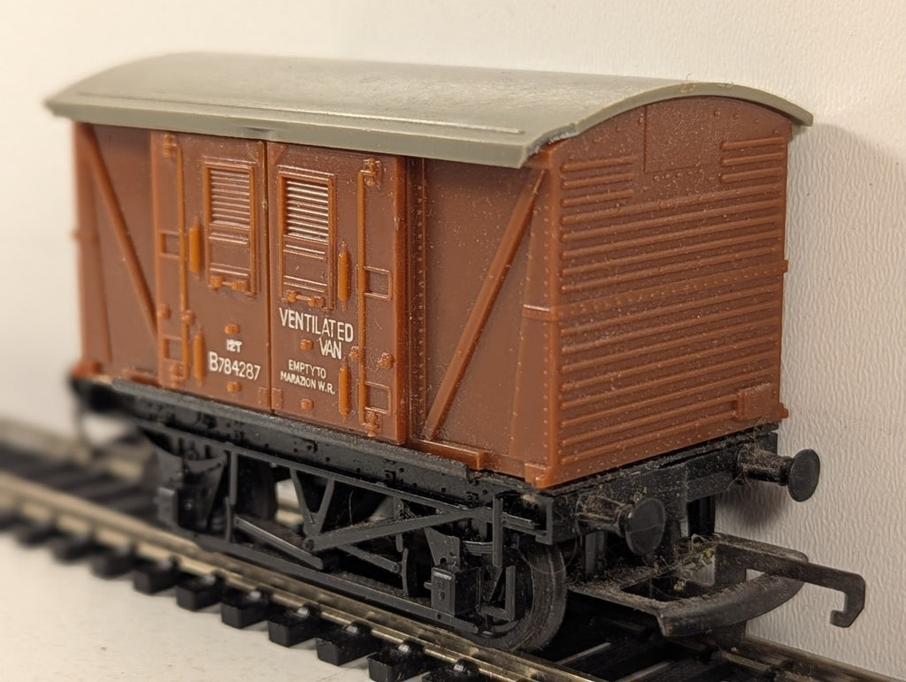 Hornby OO Gauge BR 12T Ventilated Van 'Marazion' Goods Wagon B78428