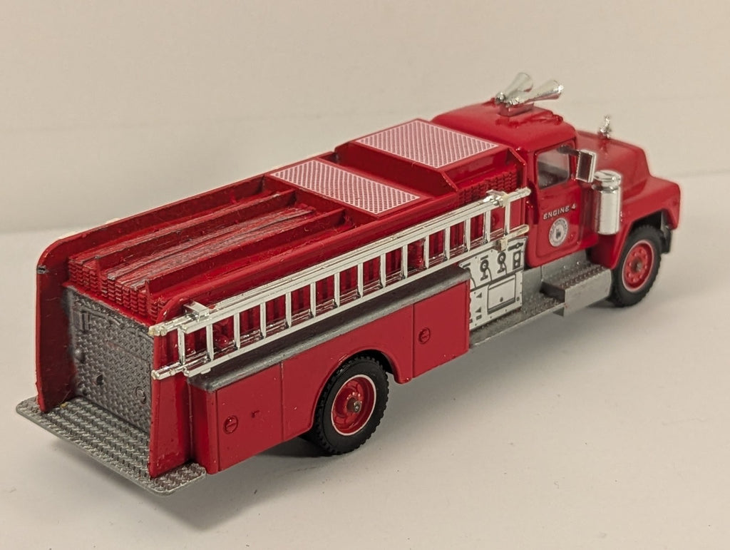 Solido 3106 Mack R 600 Brewster Fire Department Engine 4