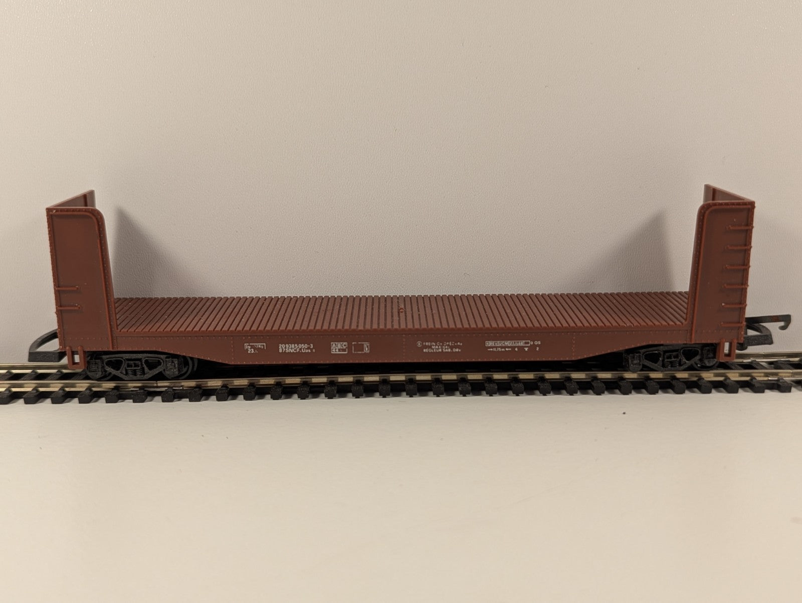 Lima – Bulkhead Flatcar (OO/HO Gauge)