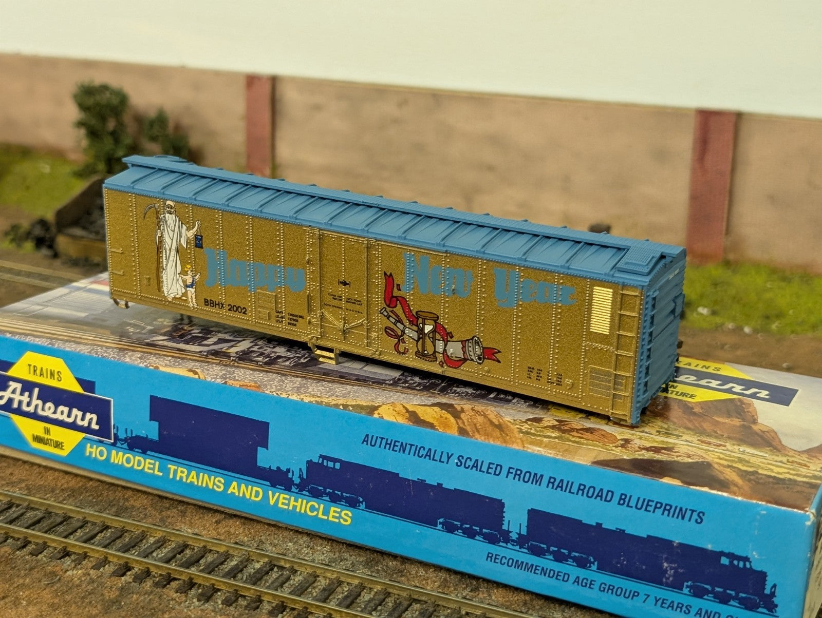 Athearn BBHC-2002 HO Gauge Bel-Bev Happy New Year Freight Car Kit