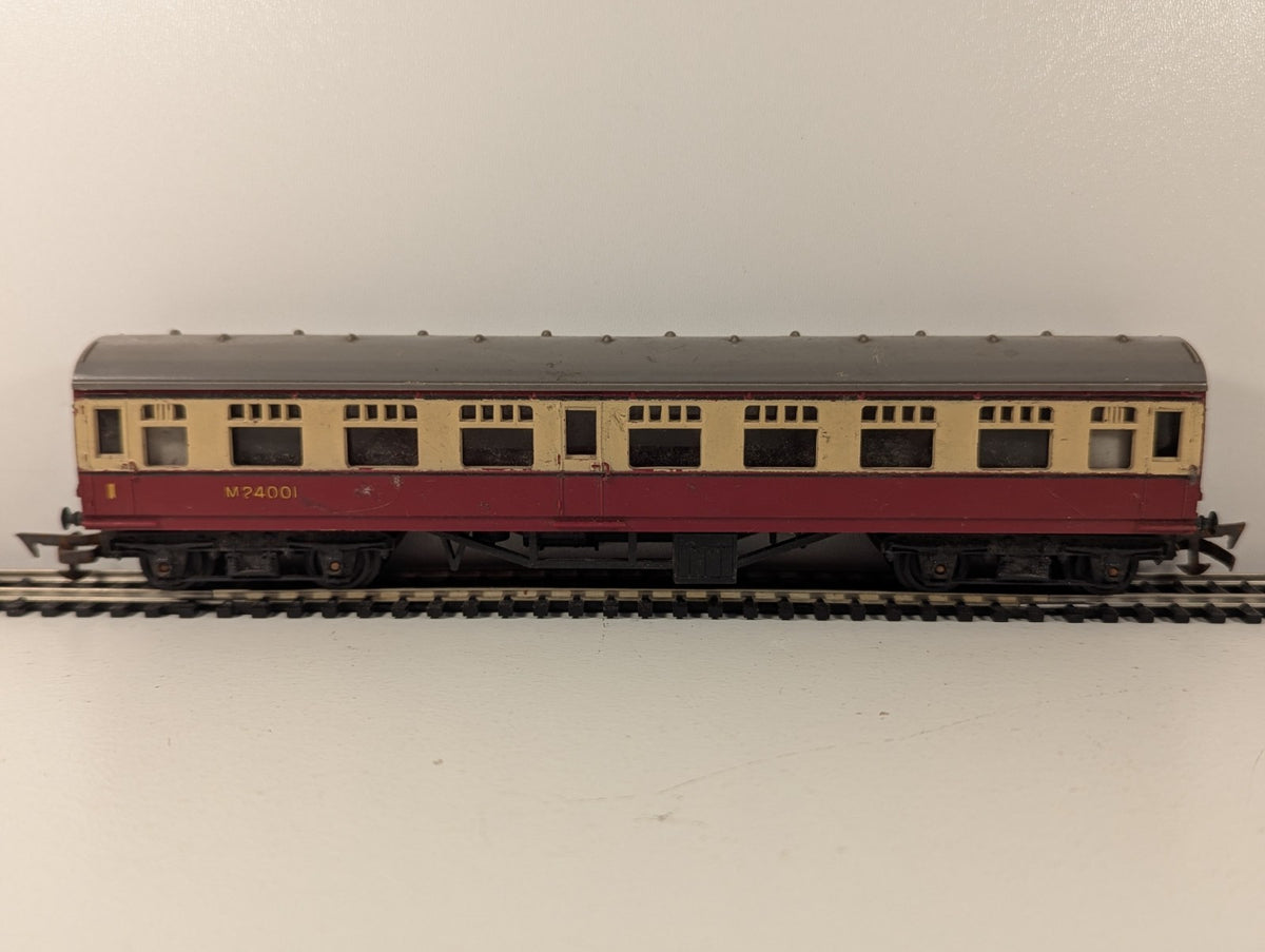 Tri-ang OO Gauge R29 Main Line Composite Coach M24001