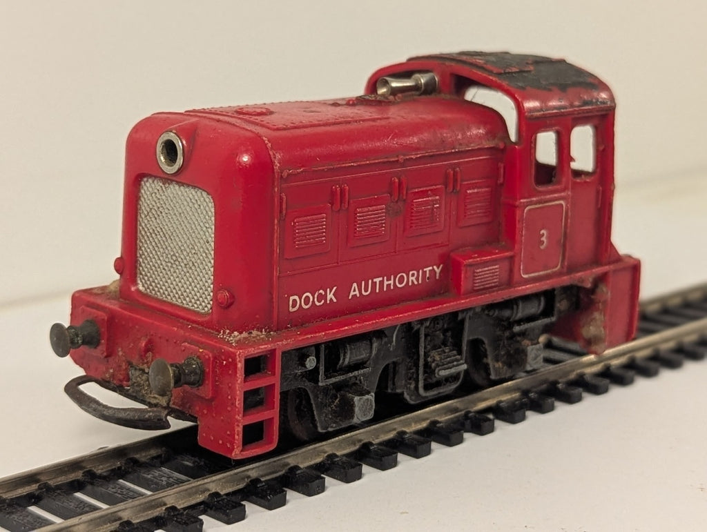 Tri-ang R253 OO Gauge Dock Authority 0-4-0 Diesel Shunter No. 3 Red - Spares