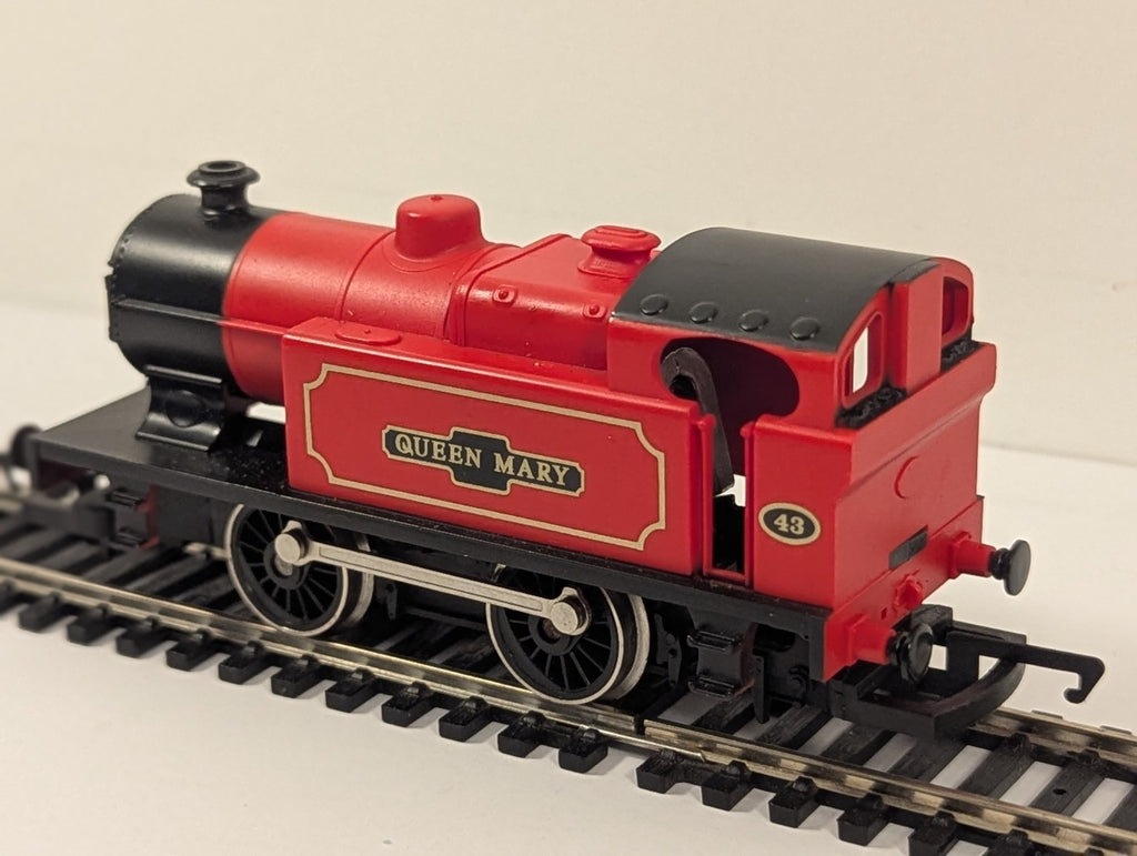 Hornby OO Gauge Class 0F Holden 101 0-4-0T 'Queen Mary' Steam Loco