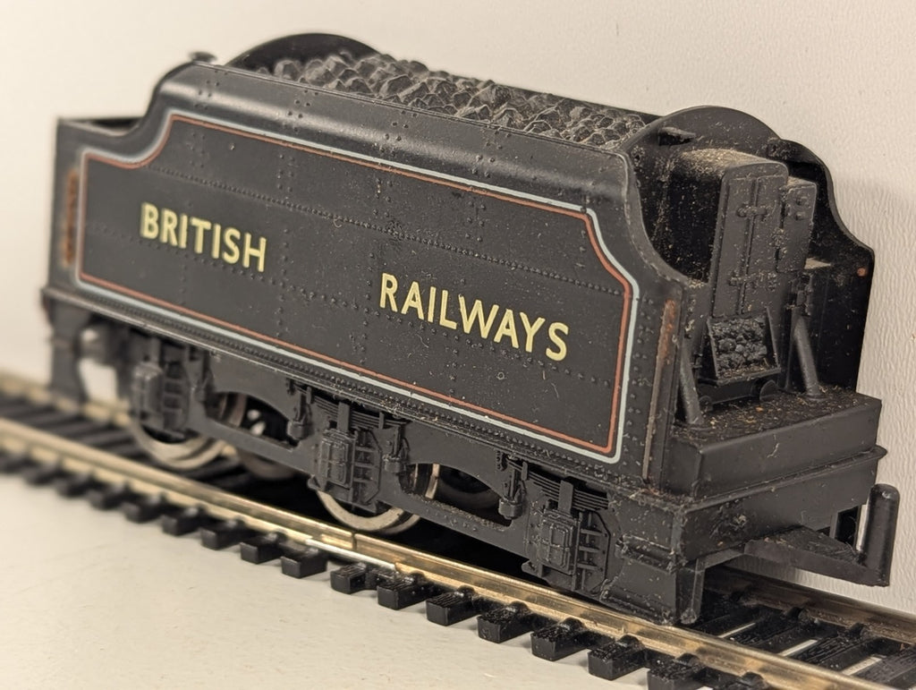 Mainline OO Gauge Stanier Tender BR Lined Black - Spares/Repairs