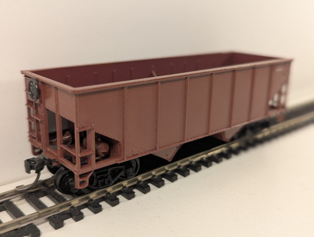 Walthers HO Gauge 2-Bay Steel Hopper – Lettering Removed