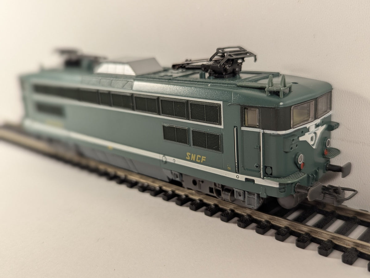 Lima HO Gauge SNCF Class BB 25500 Electric Locomotive BB-25503 SNCF Green