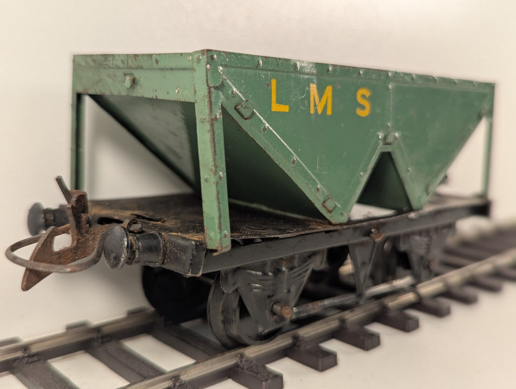 Hornby O Gauge LMS Operating Hopper Wagon Green