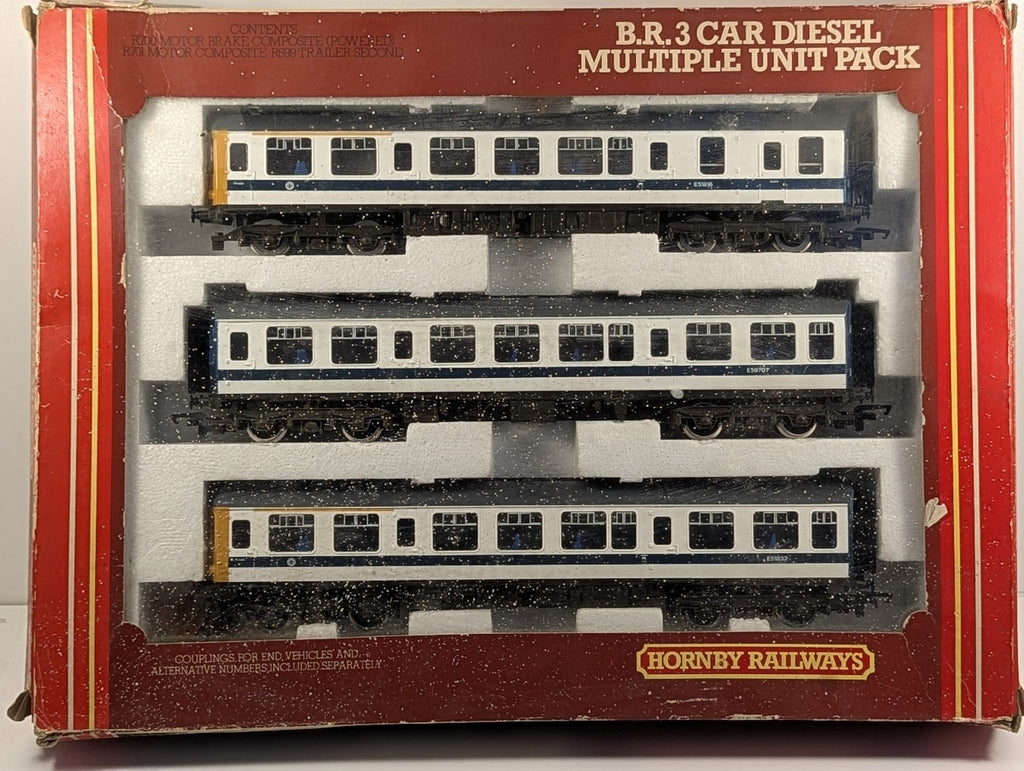 Hornby OO Gauge Class 110 B.R. 3-Car Diesel Multiple Unit Pack