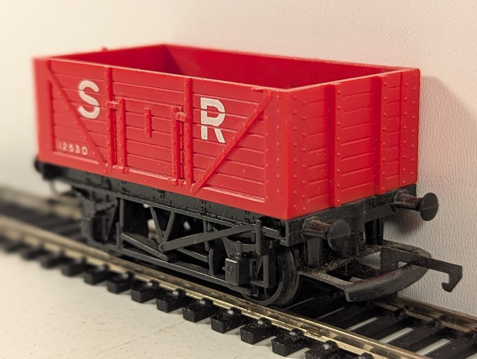 Tri-ang OO Gauge SR 5-Plank Open Wagon Goods Wagon 12530 SR Red