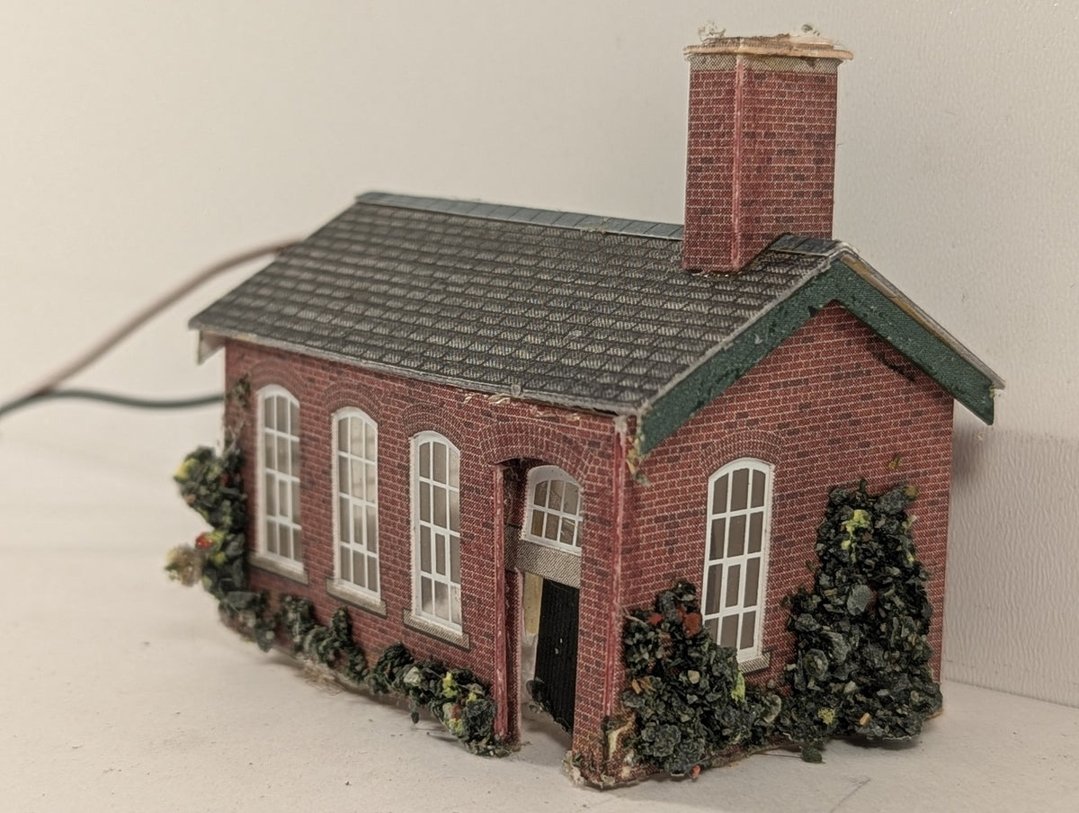 Metcalfe N Gauge Industrial Pump House Building Red Brick with Lights