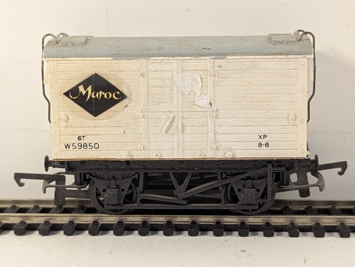 Hornby OO Gauge Banana Van Goods Wagon W59850 BR White (Customised)