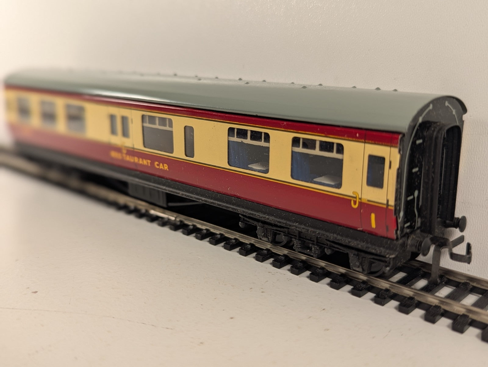Hornby Dublo 32097 OO Gauge Stanier Restaurant Coach
